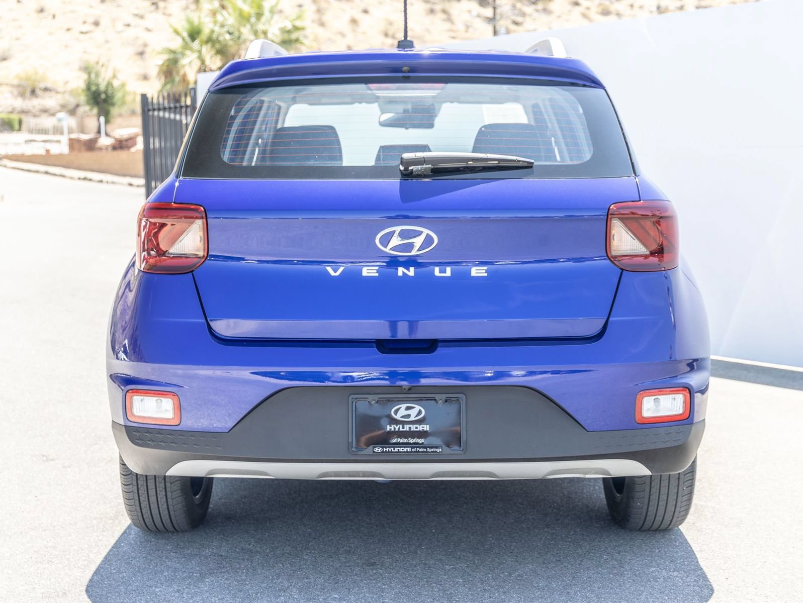 Used 2023 Hyundai Venue Limited FWD image 10