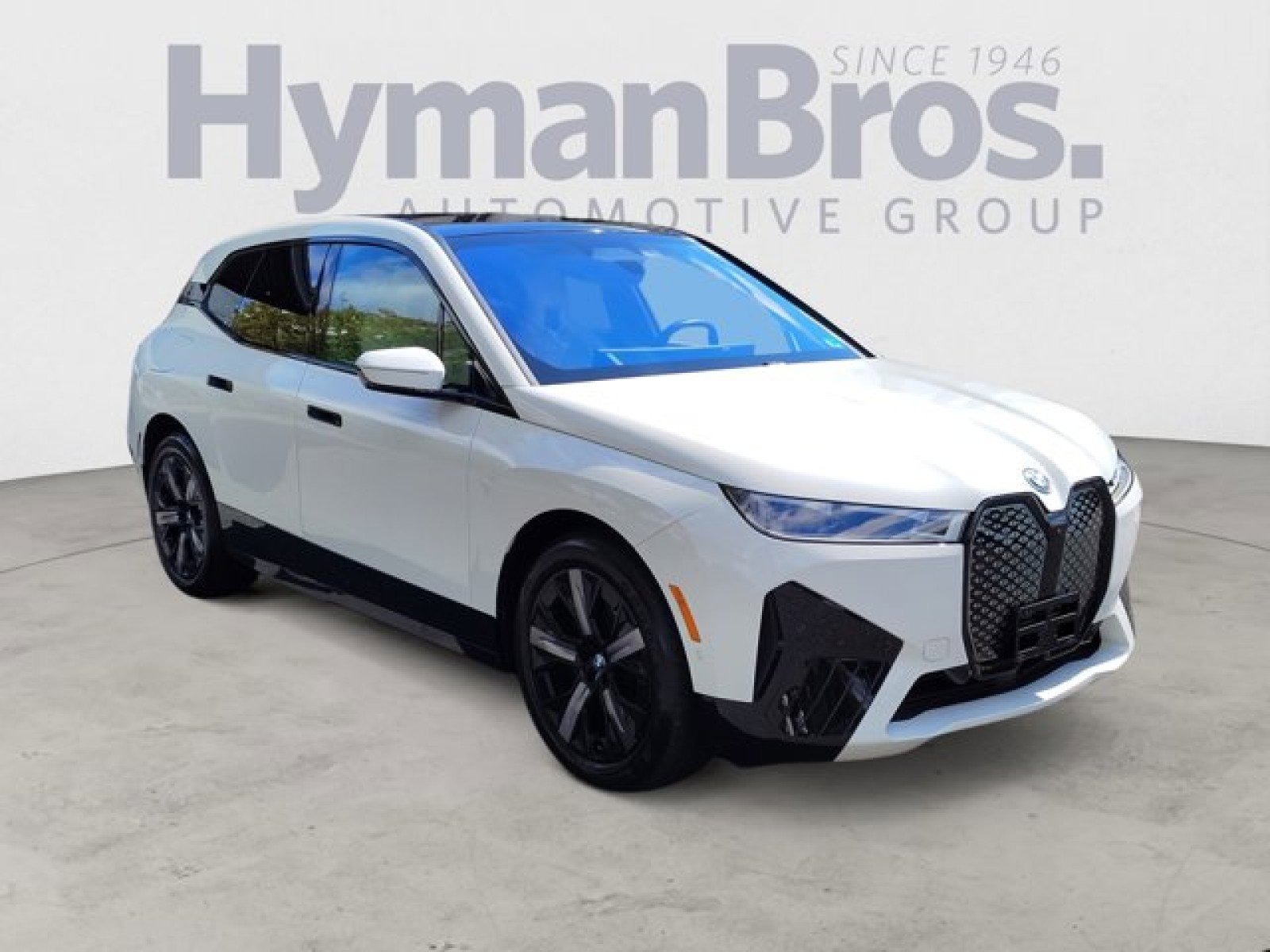 Used 2023 BMW iX xDrive50 w/ Premium Package image 1