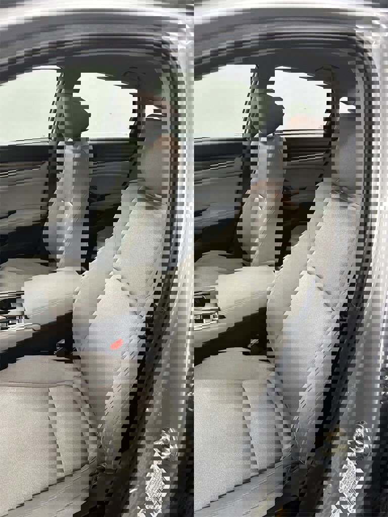 Used 2019 Honda Accord LX image 12