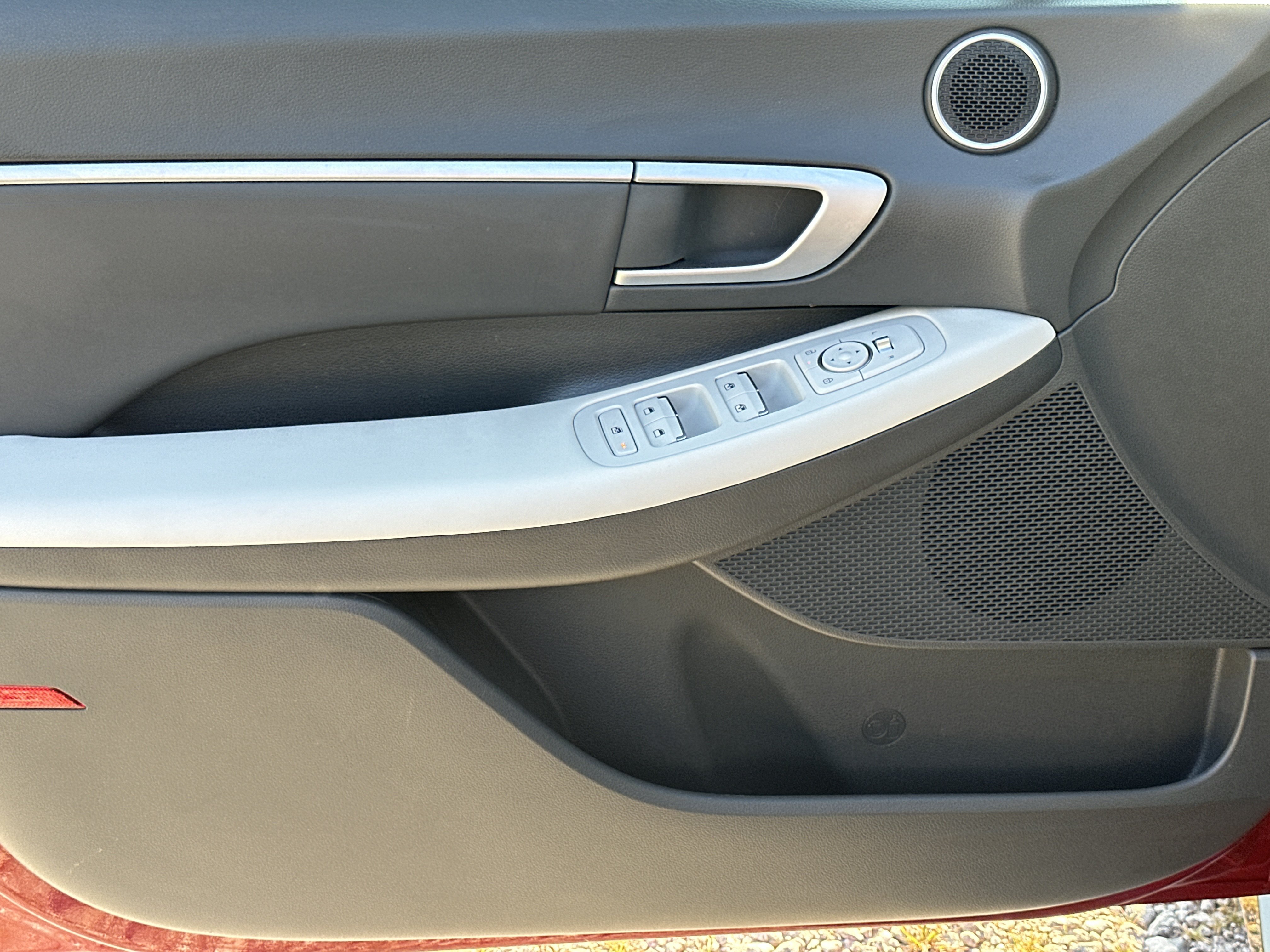 Used 2025 Hyundai Sonata SEL FWD image 10