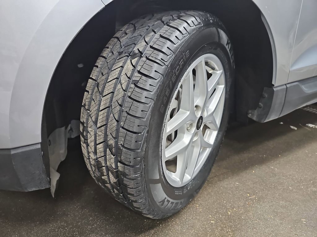 Used 2024 Ford Edge SEL image 29