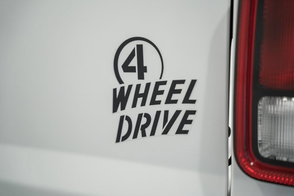 Certified 2022 Jeep Gladiator Sport AWD/4WD image 7