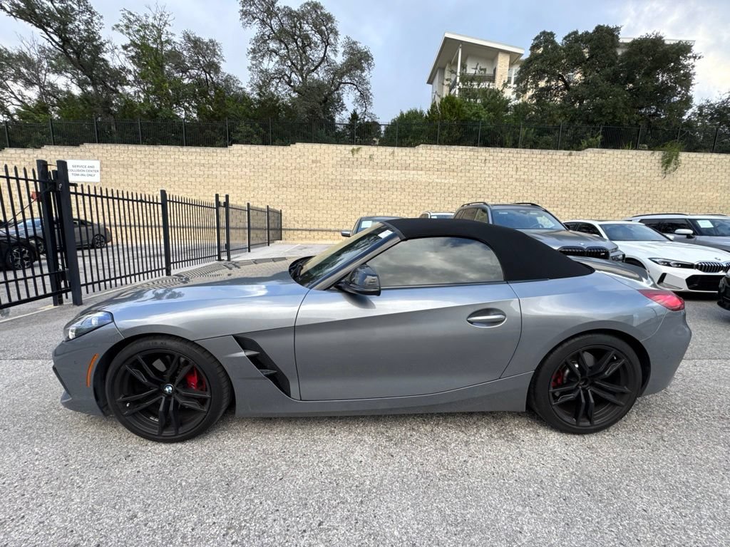 Certified 2024 BMW Z4 M40i w/ Premium Package RWD image 4