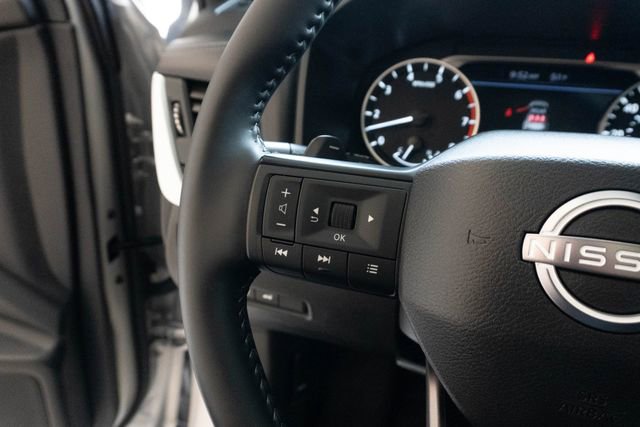 Used 2025 Nissan Rogue SV w/ SV Premium Package image 23