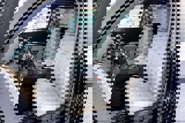 Used 2023 Cadillac XT4 Luxury w/ Cold Weather Package image 25