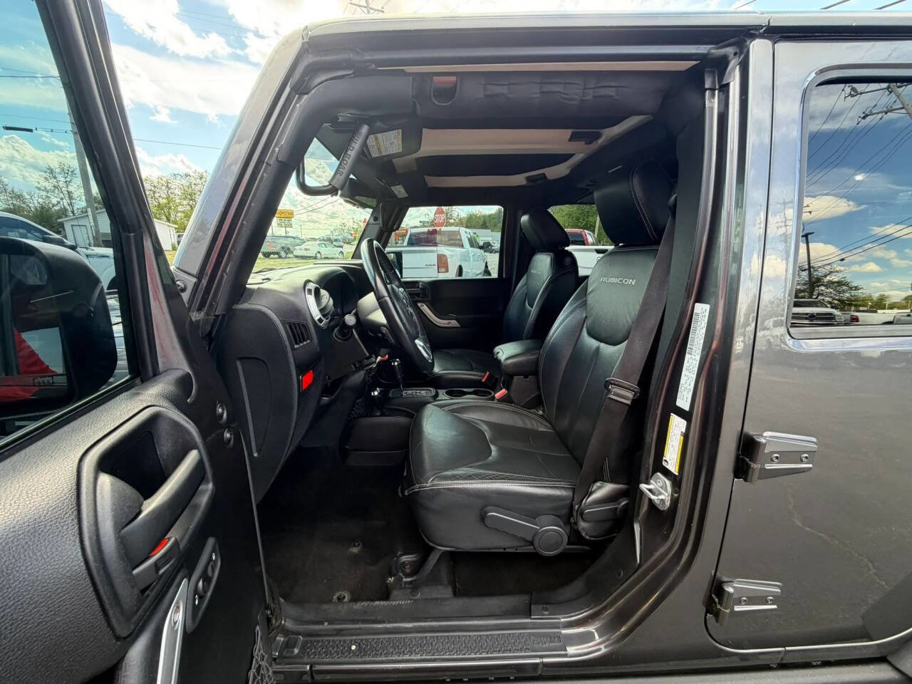 Used 2016 Jeep Wrangler Unlimited Rubicon image 4
