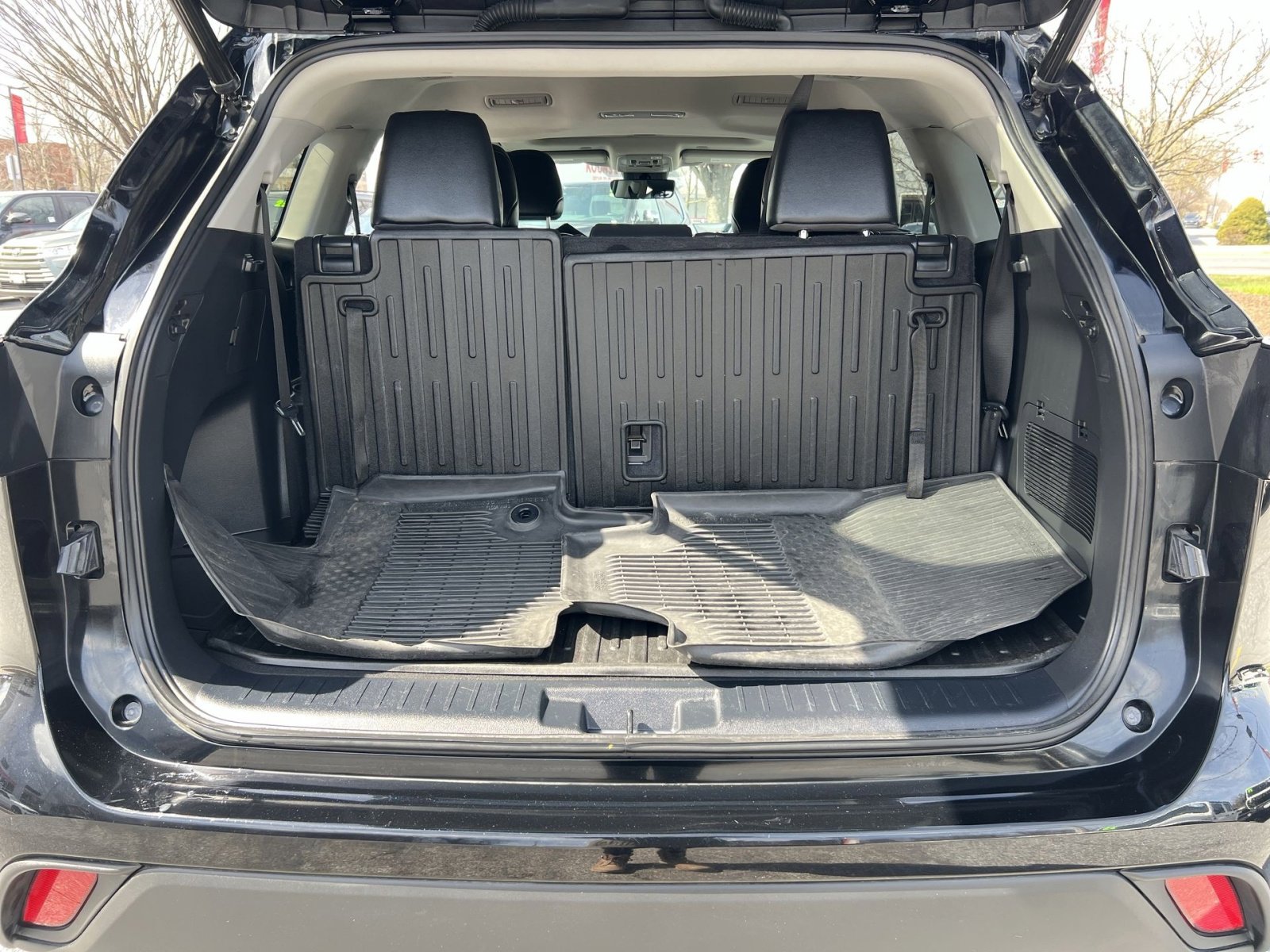 Used 2023 Toyota Highlander XLE image 26