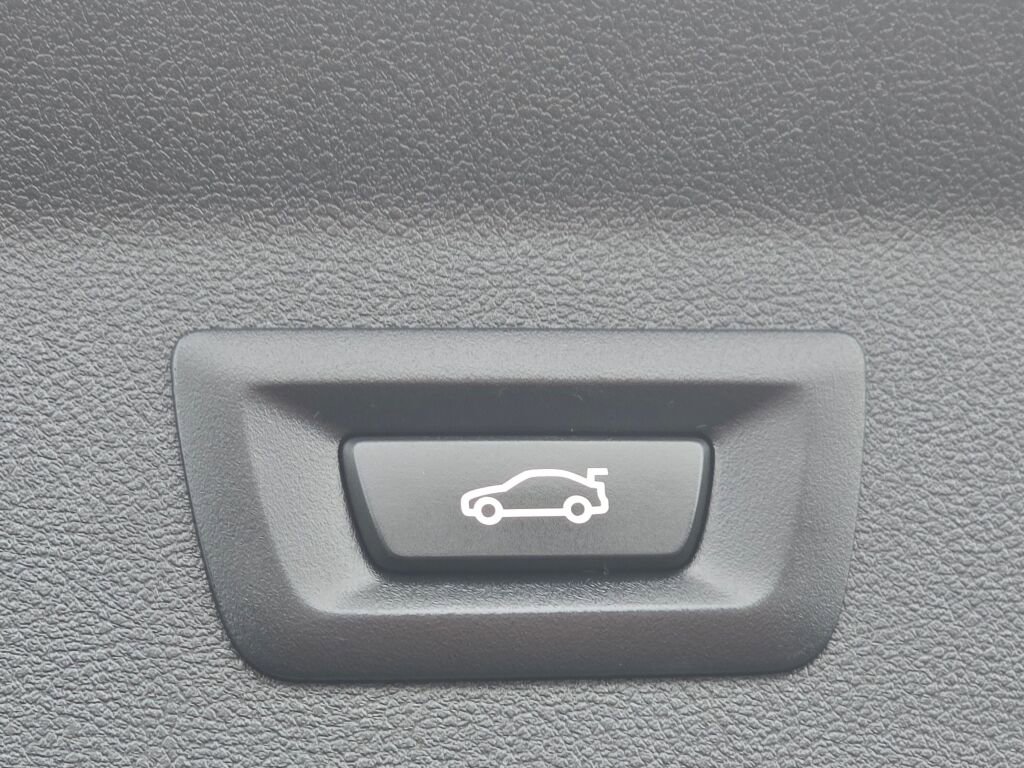 Used 2018 BMW X3 xDrive30i image 17