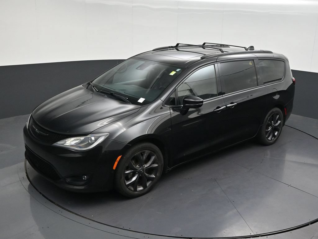 Used 2019 Chrysler Pacifica Limited w/ Advanced Safetytec Group FWD image 16