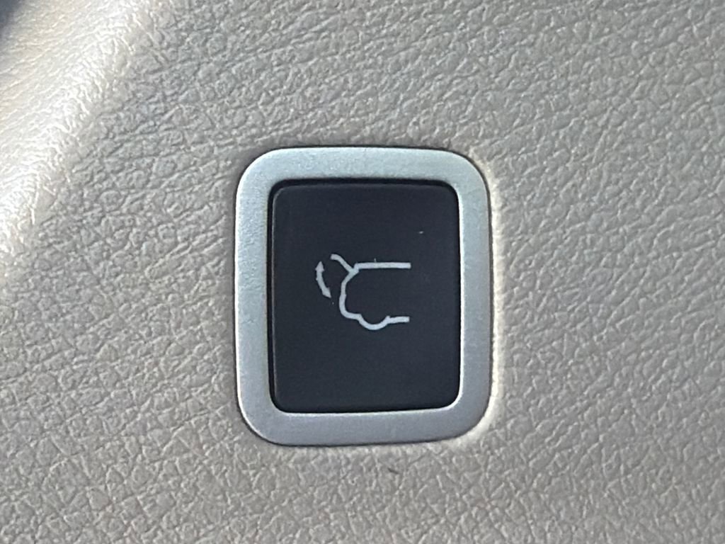 Used 2024 Chrysler Pacifica Touring-L FWD image 18