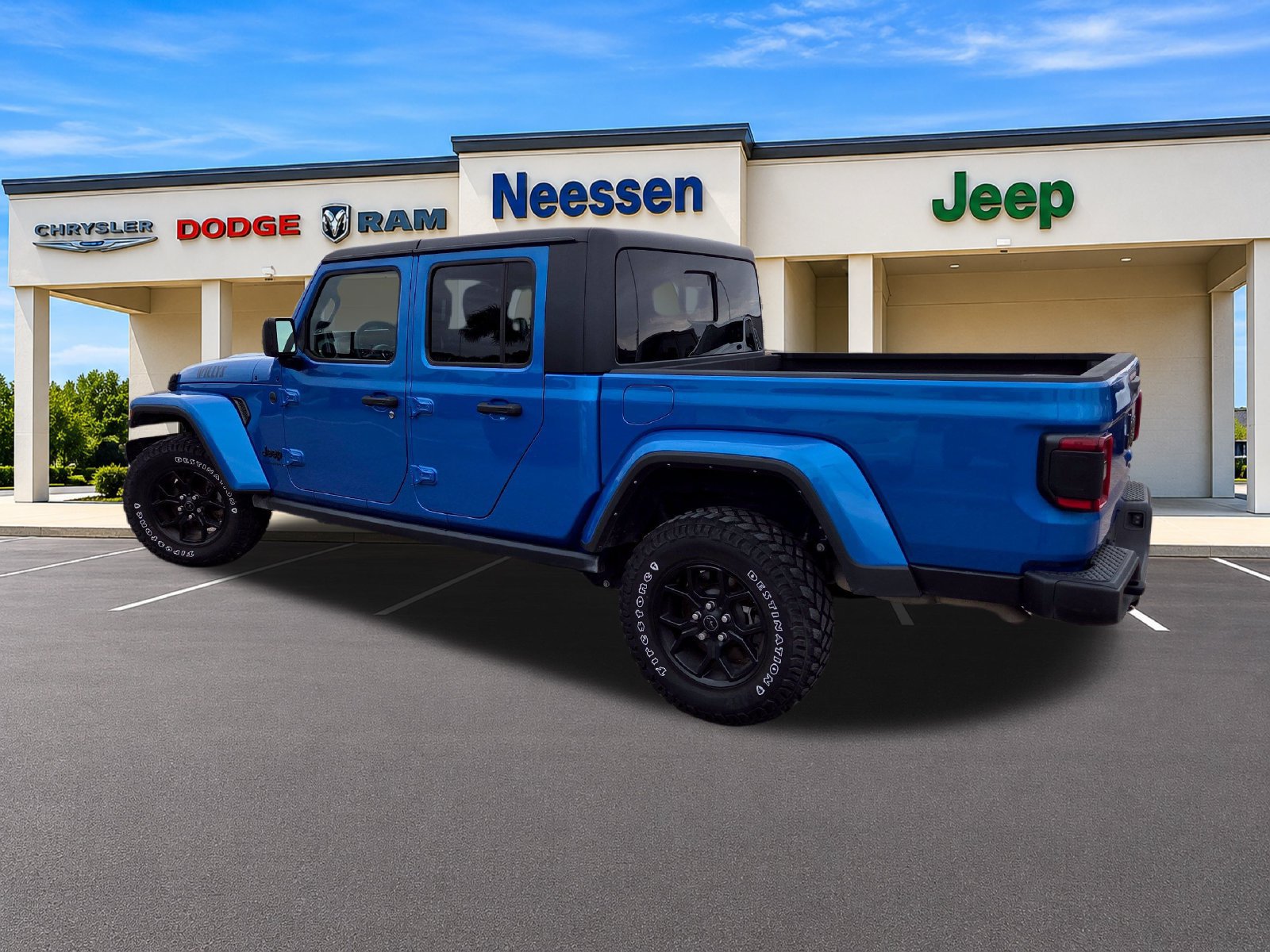Used 2024 Jeep Gladiator Sport AWD/4WD image 5