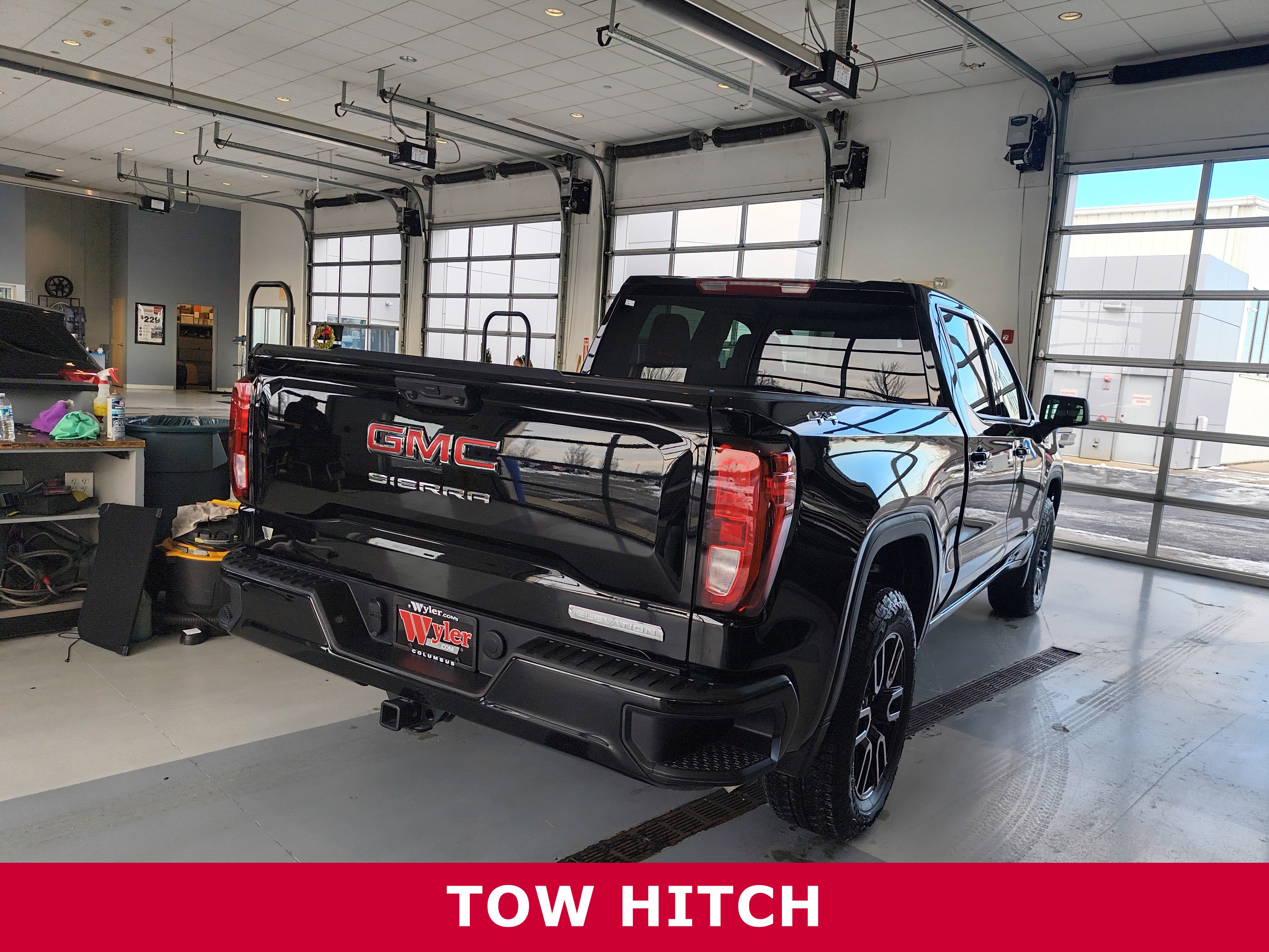 Used 2025 GMC Sierra 1500 Elevation image 4