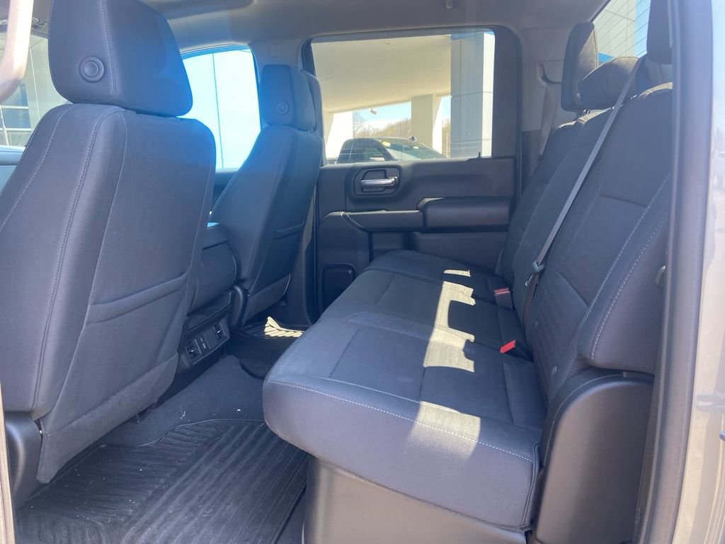 Used 2024 Chevrolet Silverado 2500 Custom w/ Custom Value Package image 8