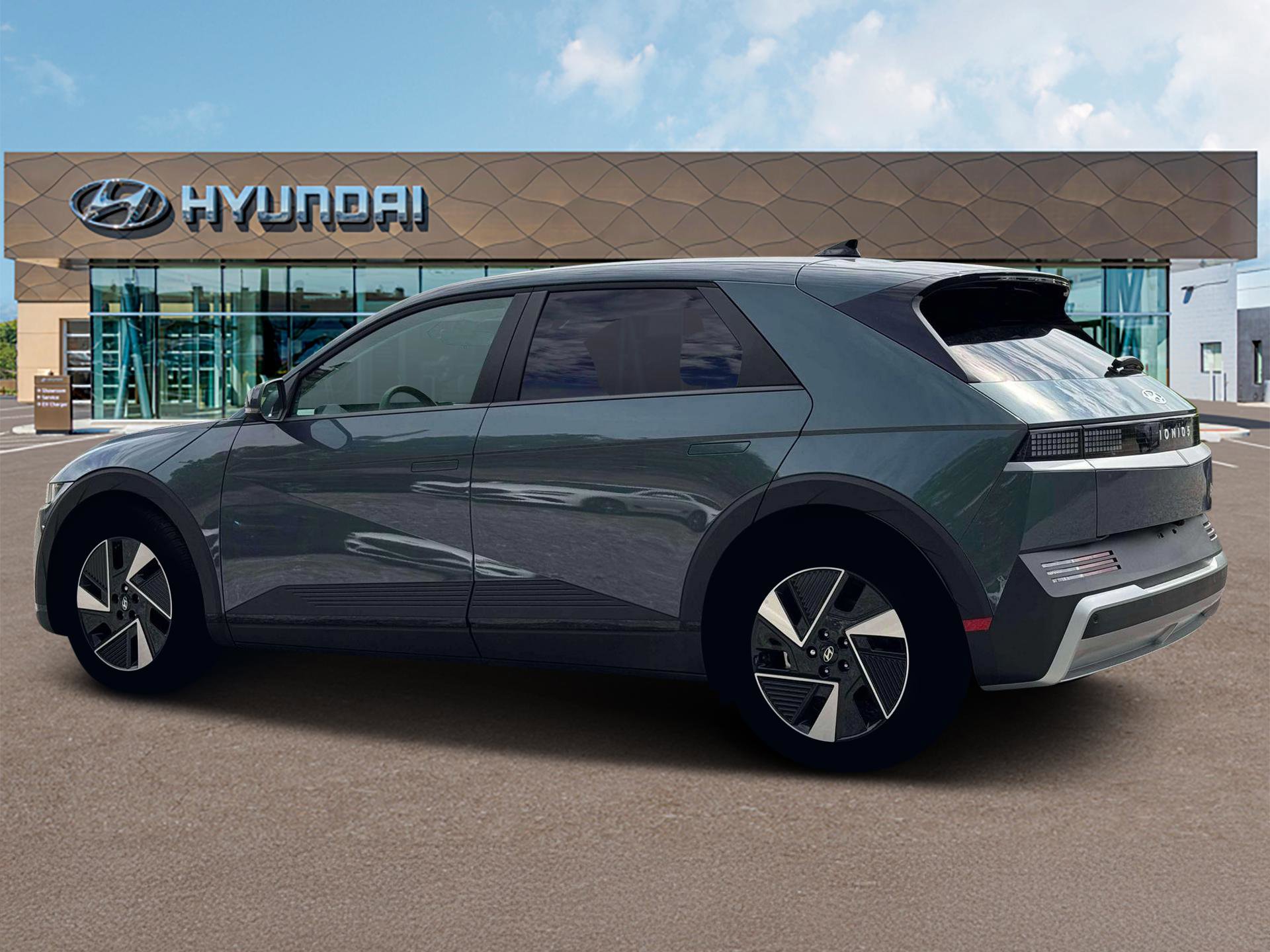 New 2025 Hyundai Ioniq 5 SE image 4