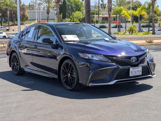 Used 2021 Toyota Camry XSE FWD image 3