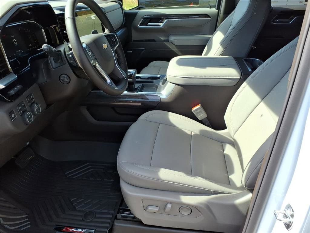 Used 2026 Chevrolet Silverado 1500 LTZ w/ Technology Package image 10