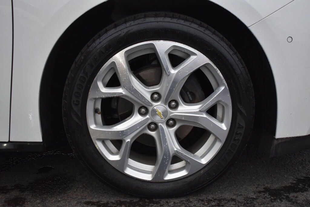 Used 2017 Chevrolet Volt Premier w/ Driver Confidence II Package image 13