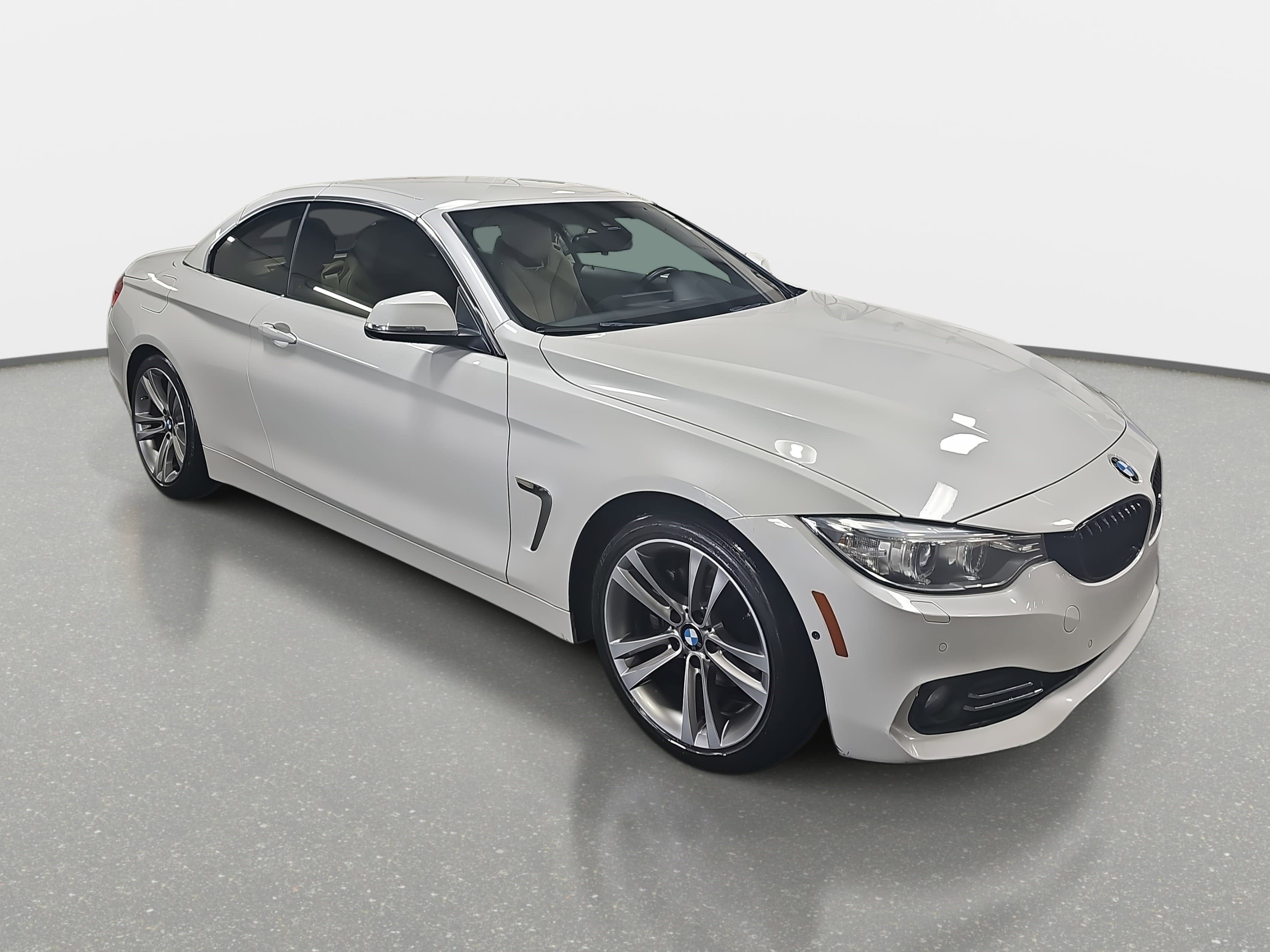 Used 2017 BMW 430i Convertible image 3