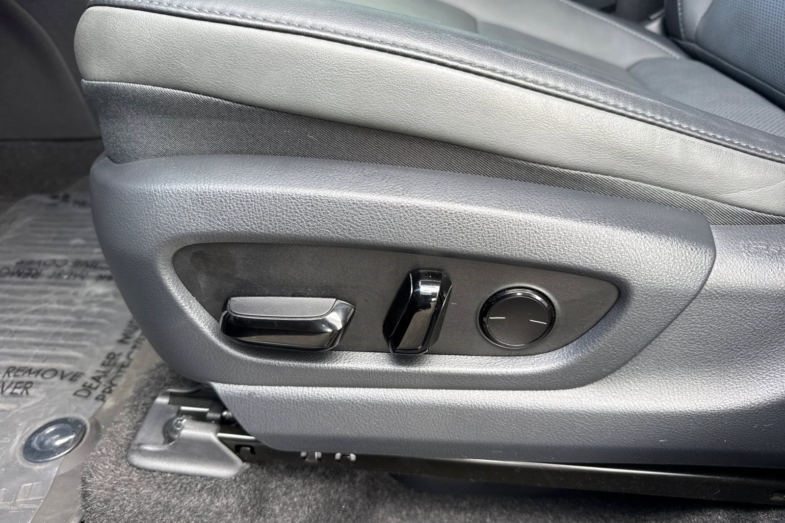 Used 2023 Lexus RZ 450e Premium w/ Technology Package image 14