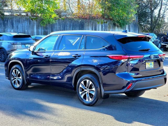 Used 2020 Toyota Highlander XLE AWD/4WD image 5