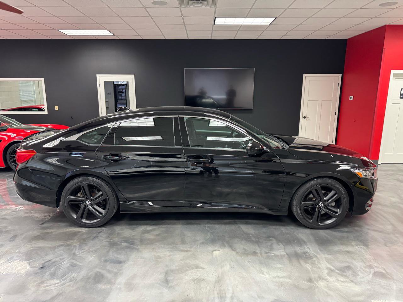 Used 2018 Honda Accord Sport image 9