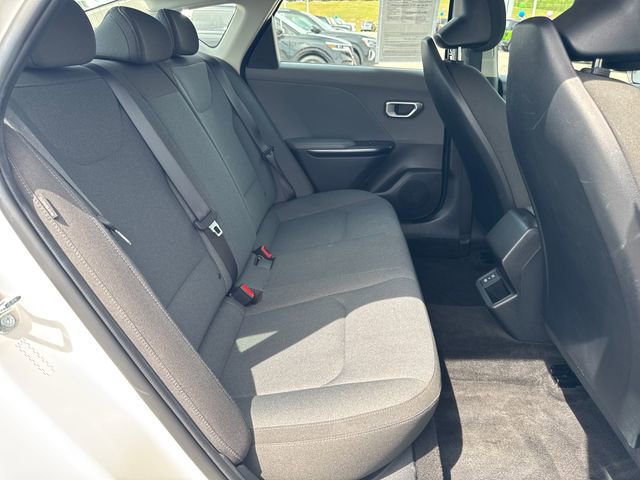 Used 2025 Kia K4 FWD image 33