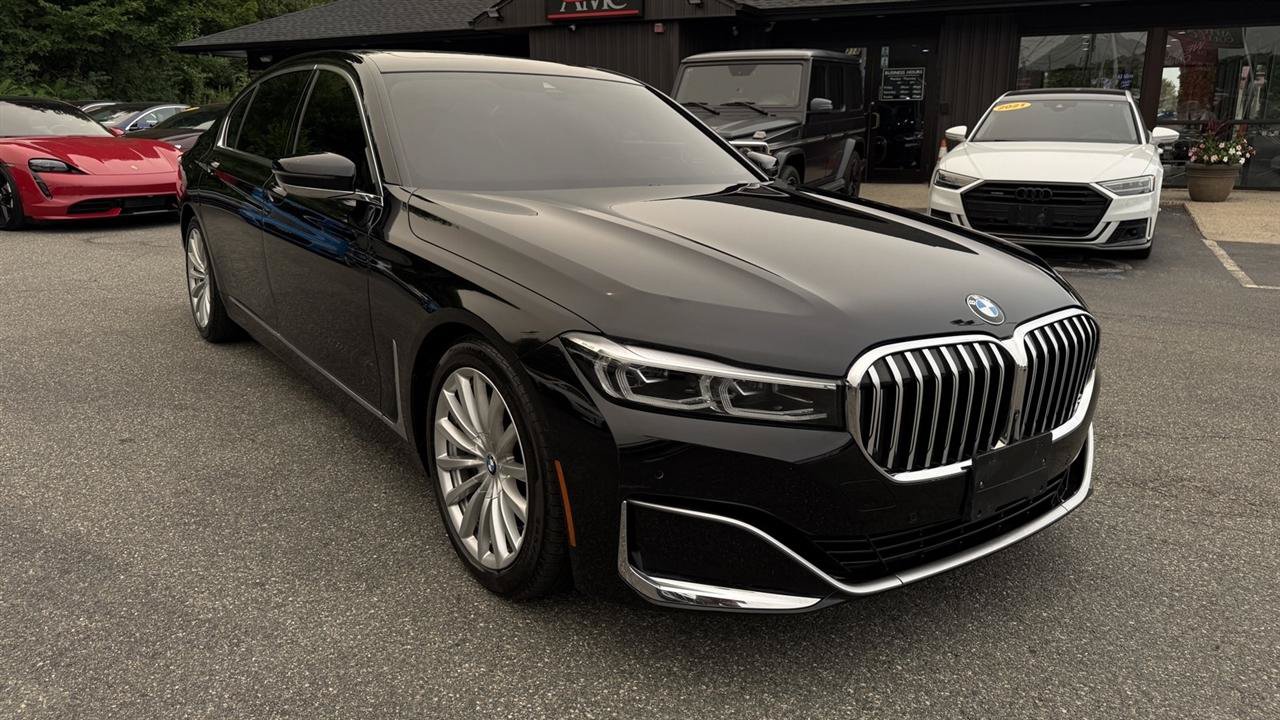 Used 2022 BMW 740i xDrive w/ Premium Package AWD/4WD image 18