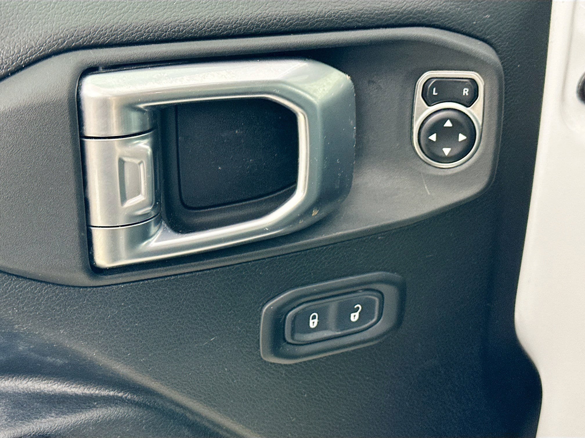 Used 2023 Jeep Gladiator Sport AWD/4WD image 22
