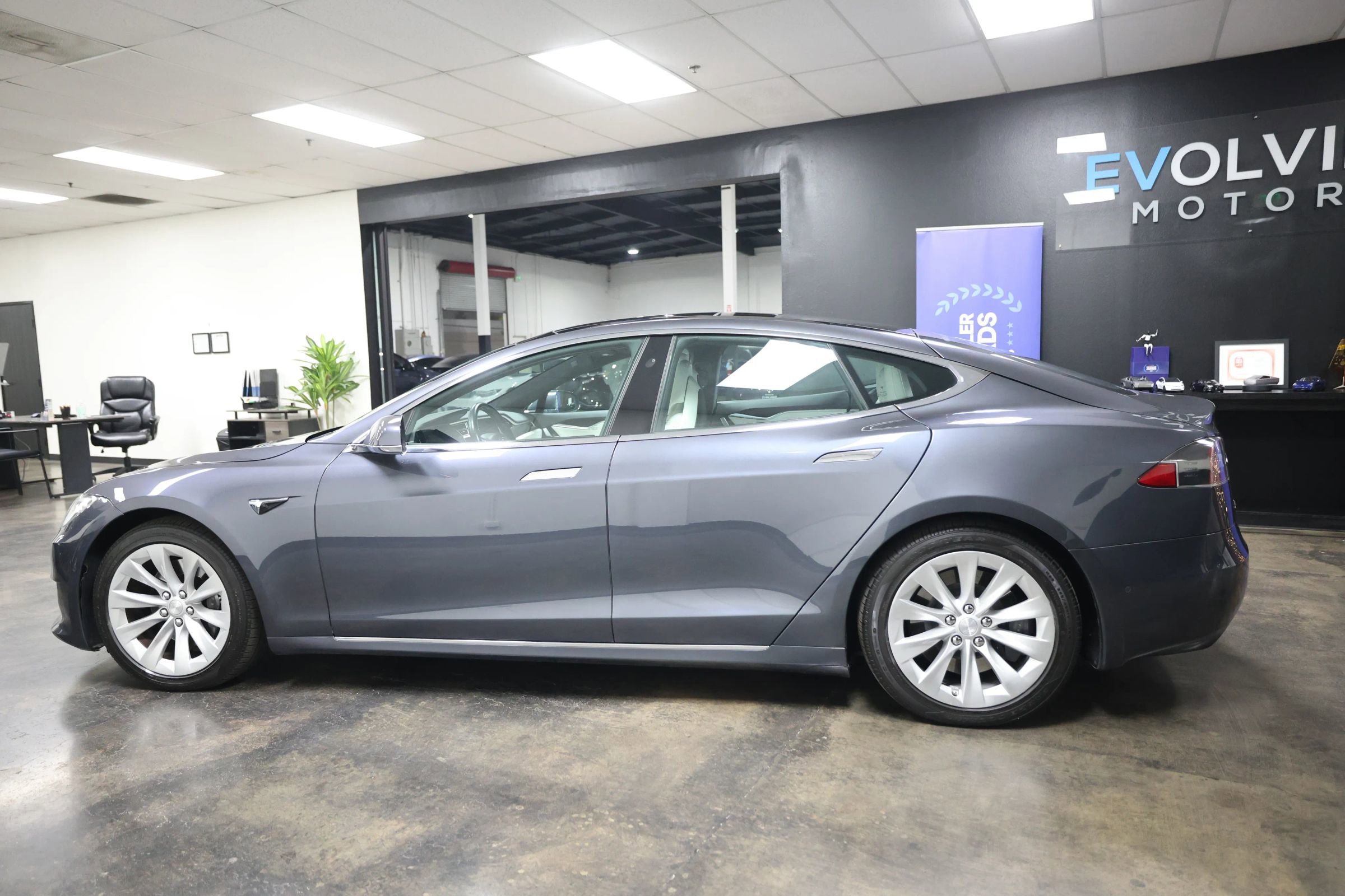 Used 2017 Tesla Model S 100D image 9