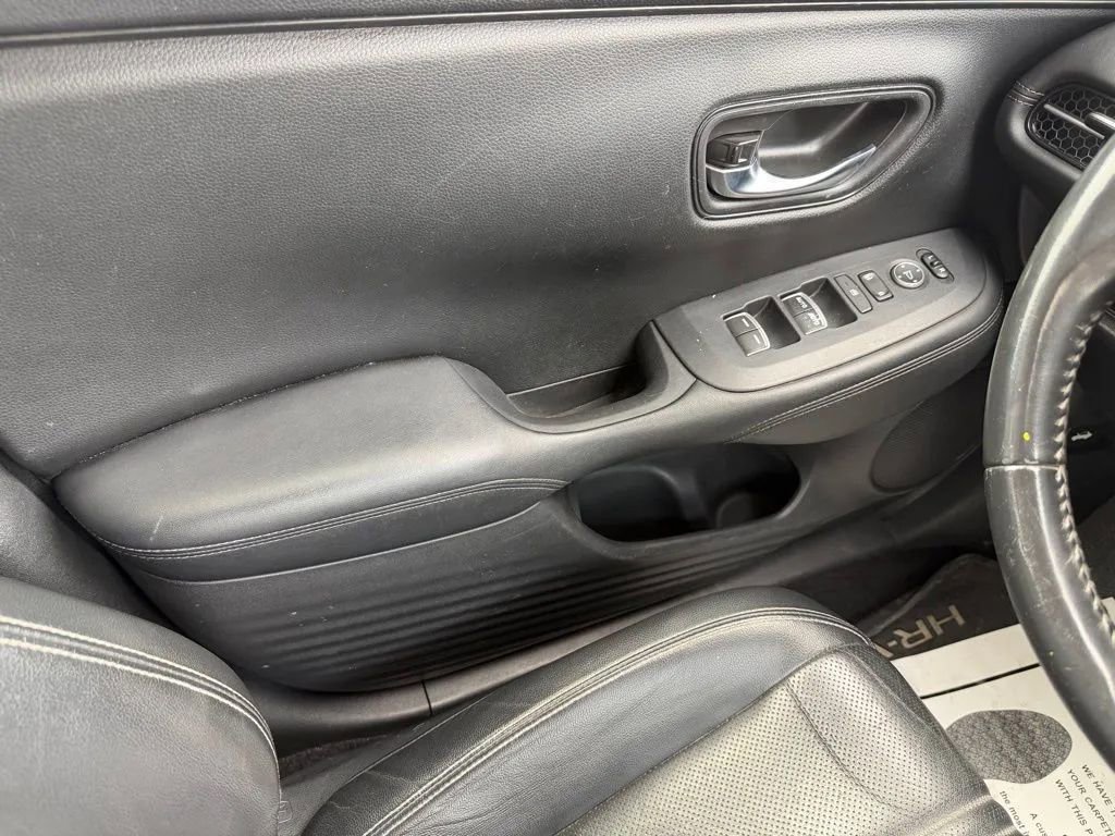 Used 2023 Honda HR-V EX-L image 16