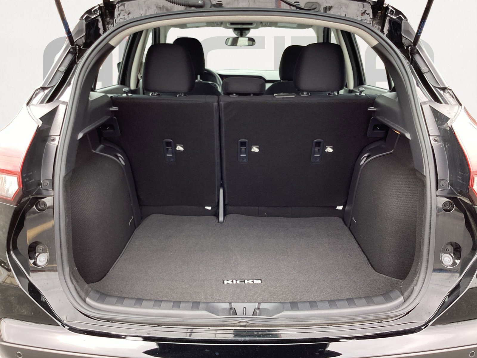 Used 2024 Nissan Kicks S FWD image 14