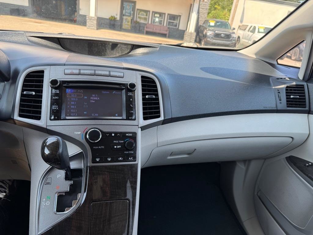 Used 2013 Toyota Venza LE FWD image 14