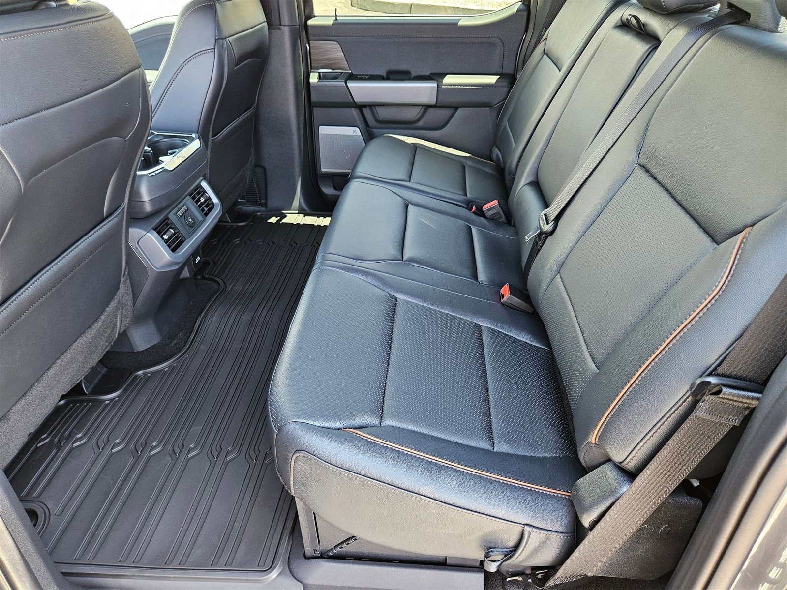 New 2025 Ford F150 Lariat w/ Equipment Group 502A High image 21