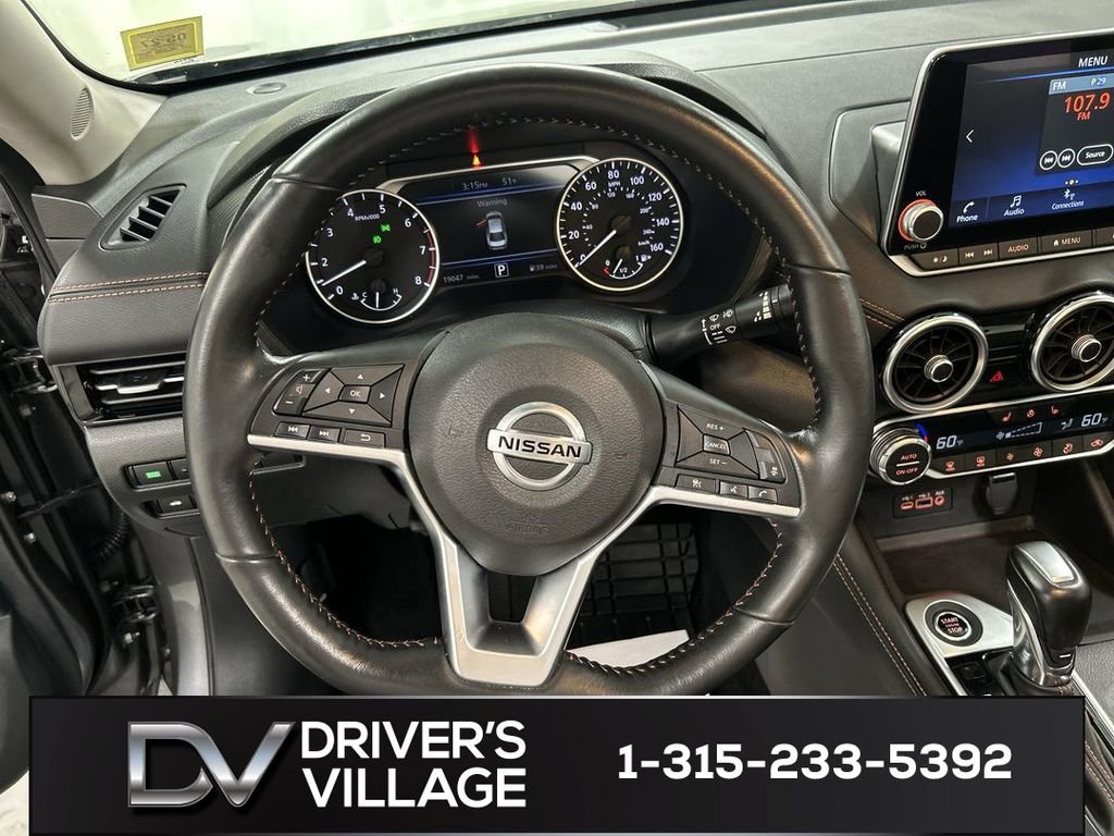 Used 2023 Nissan Sentra SR w/ SR Premium Package FWD image 4