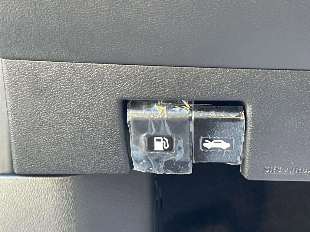 New 2025 Nissan Versa SV w/ Trunk Package image 28