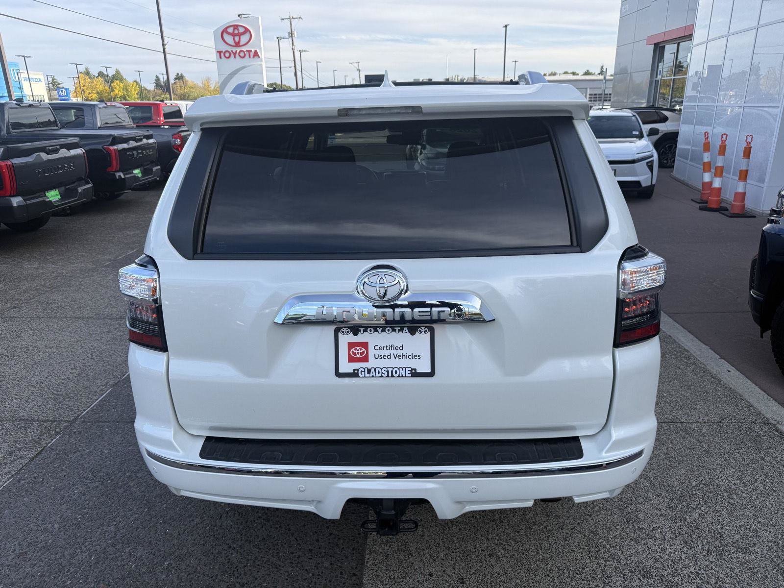 Used 2023 Toyota 4Runner Limited AWD/4WD image 4