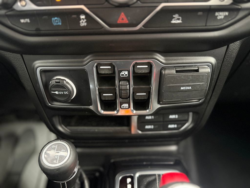 Used 2023 Jeep Wrangler Unlimited Sahara w/ Cold Weather Group image 30