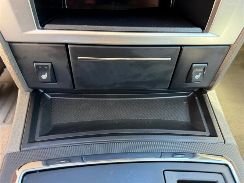 Used 2009 Chrysler 300 Touring RWD image 32