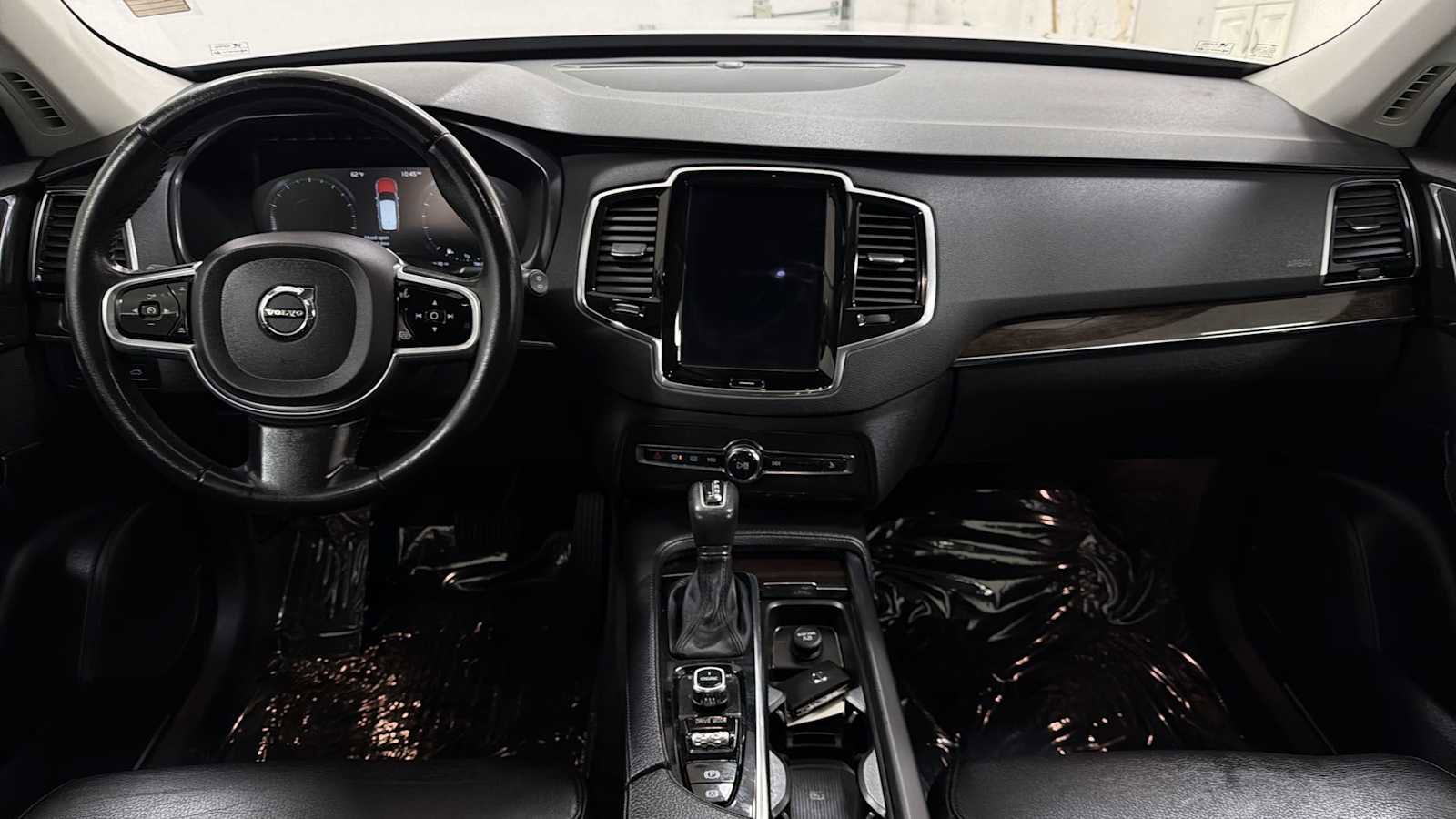 Used 2017 Volvo XC90 T6 Momentum w/ Vision Package image 28