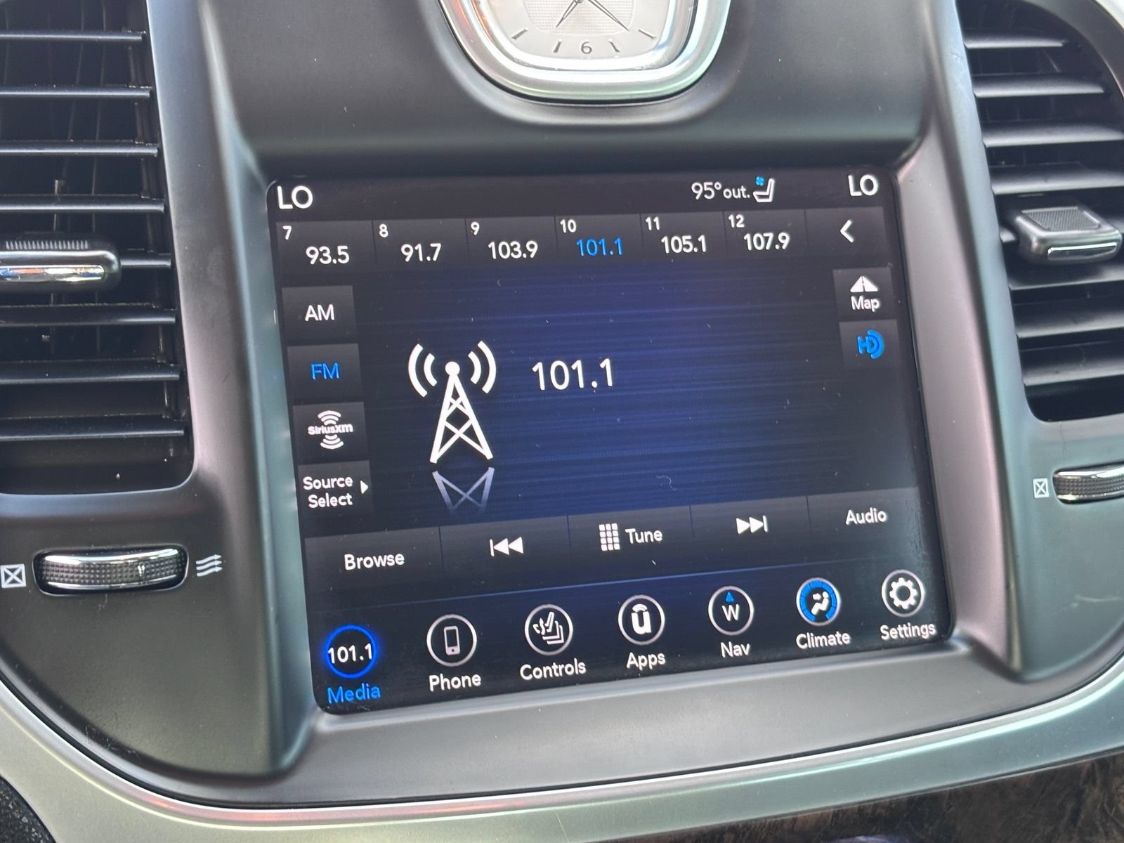 Used 2020 Chrysler 300 Limited RWD image 29