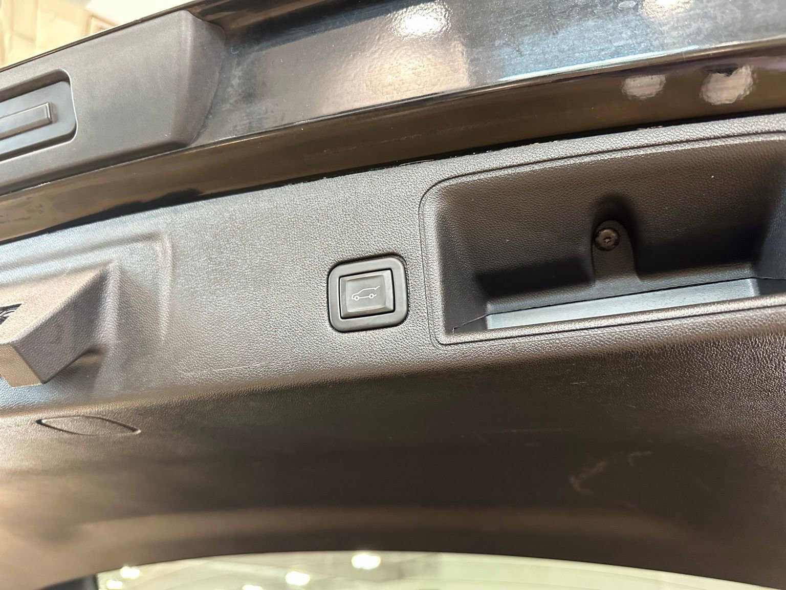 Used 2023 GMC Terrain SLT AWD/4WD image 40