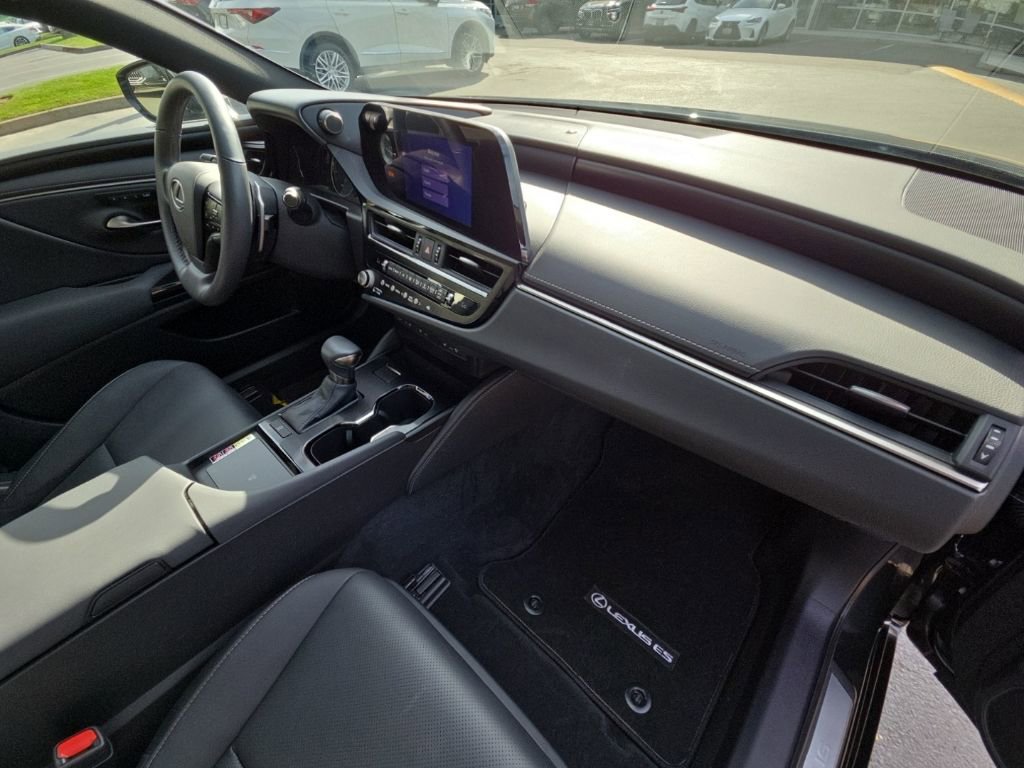 Certified 2023 Lexus ES 250 w/ Premium Package image 20