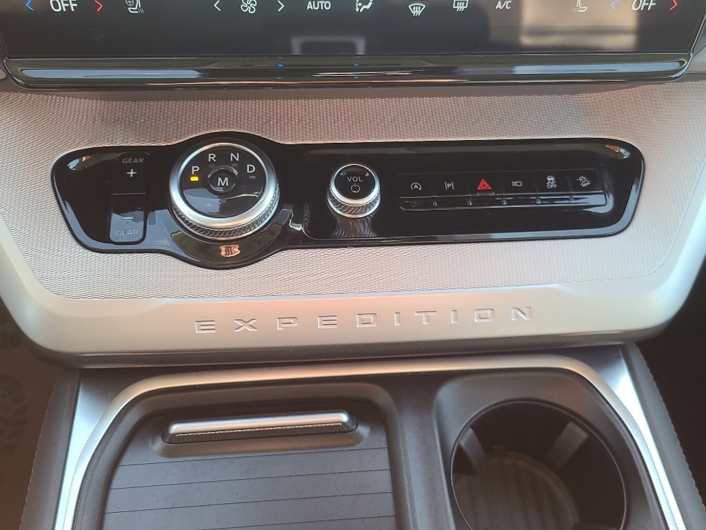 Used 2025 Ford Expedition Max Active AWD/4WD image 26