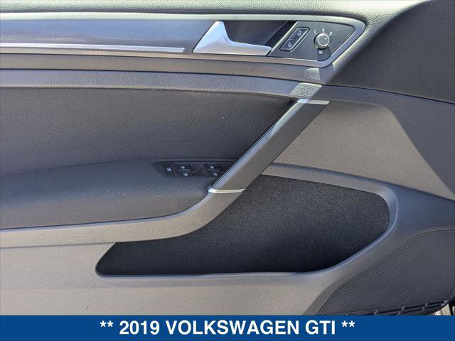 Used 2019 Volkswagen GTI SE FWD image 10