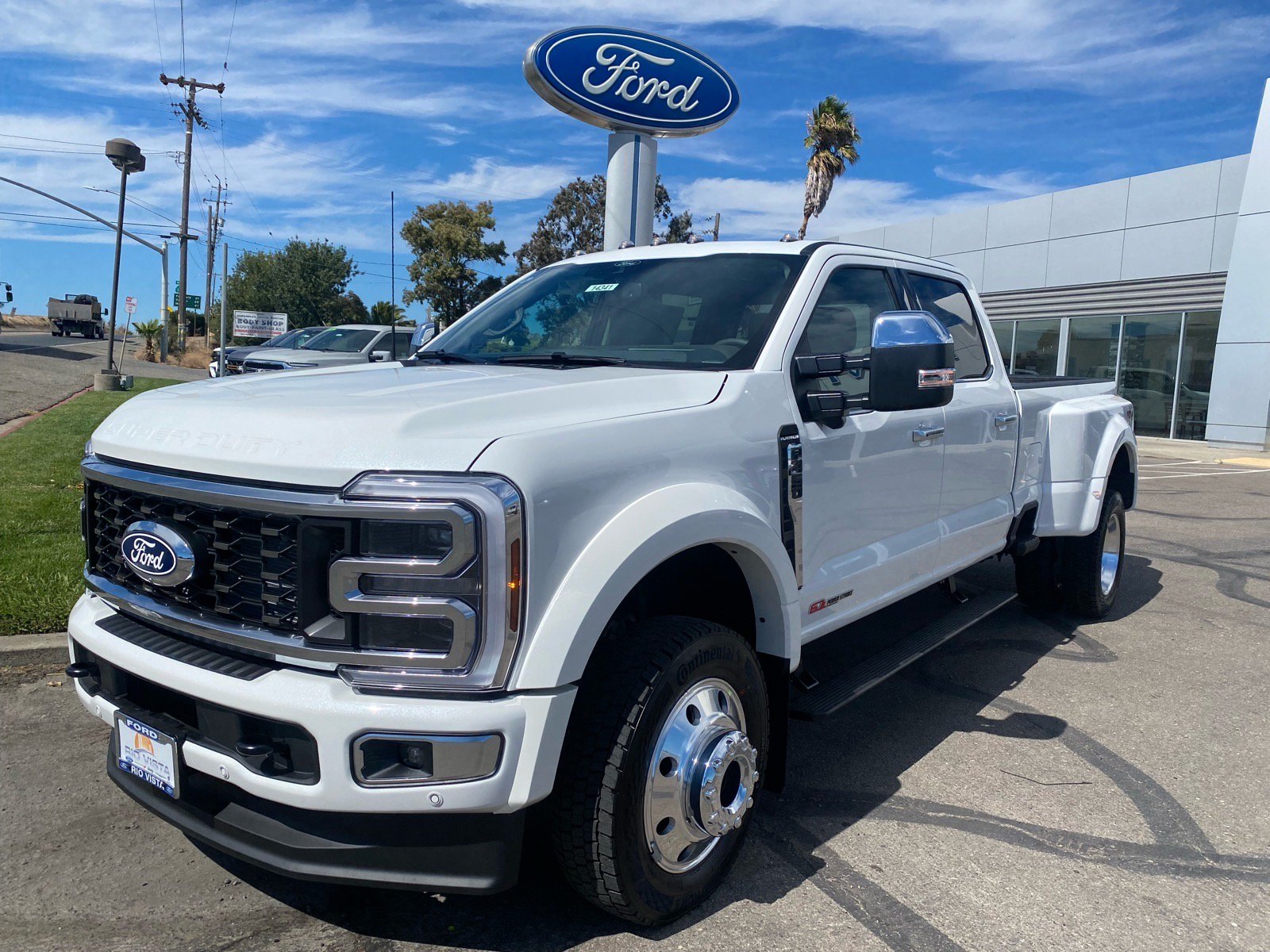 New 2027 Ford F450 Platinum w/ Platinum Plus Package AWD/4WD image 1
