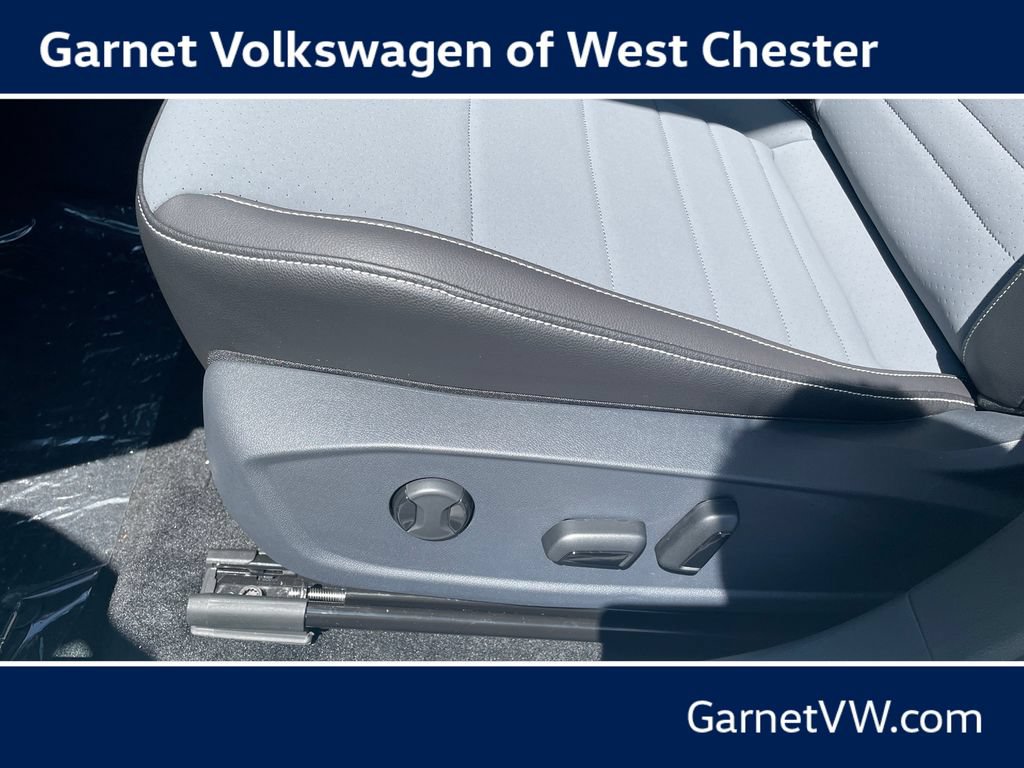 New 2026 Volkswagen Jetta SE FWD image 14