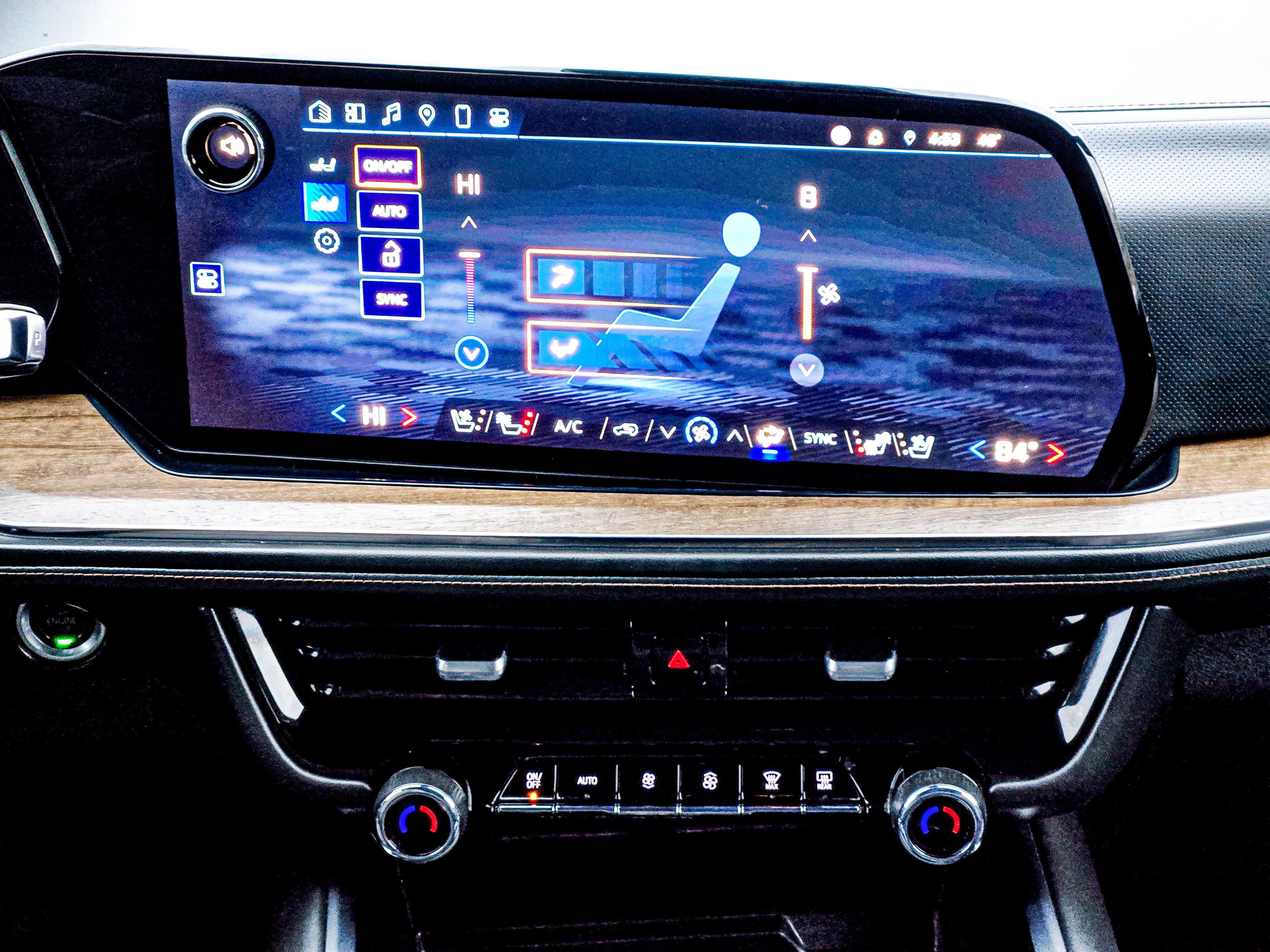 Used 2025 Chevrolet Suburban High Country image 18