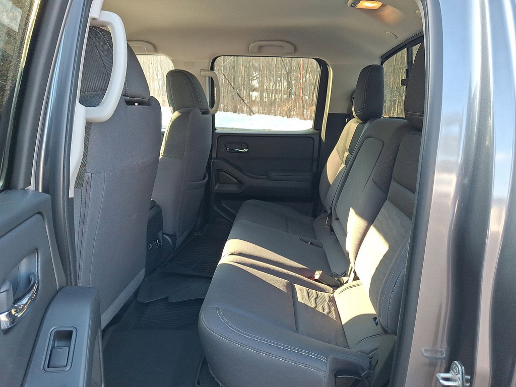 Used 2023 Nissan Frontier SV w/ SV Convenience Package image 13