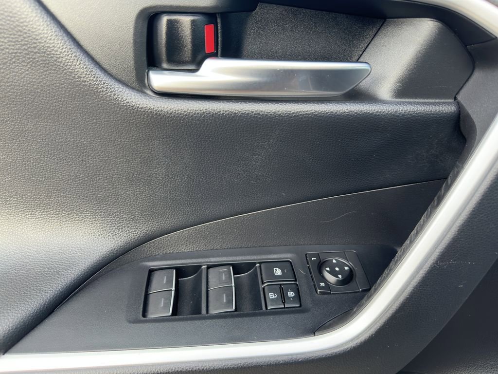 Used 2022 Toyota RAV4 XSE image 9