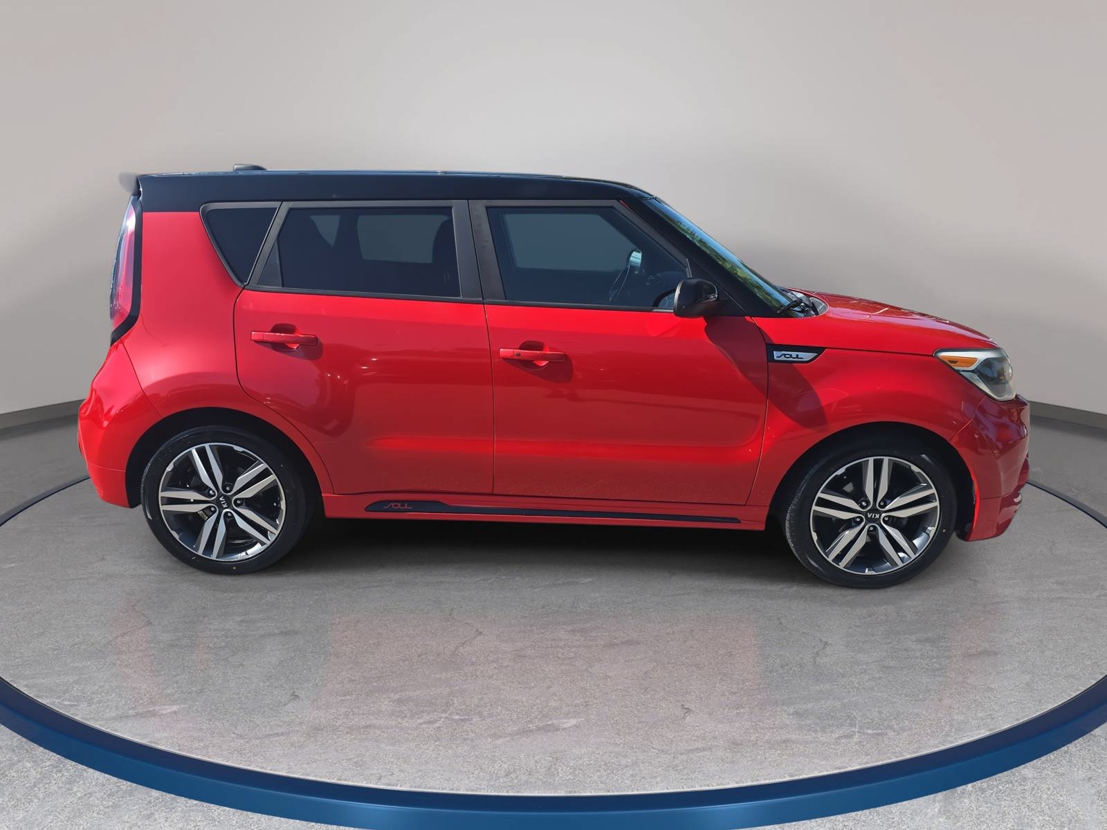 Used 2019 Kia Soul + FWD image 4
